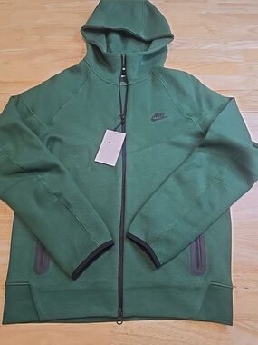 Nike Tech Fleece Windrunner Full-Zip Hoodie Gorge Green size XL